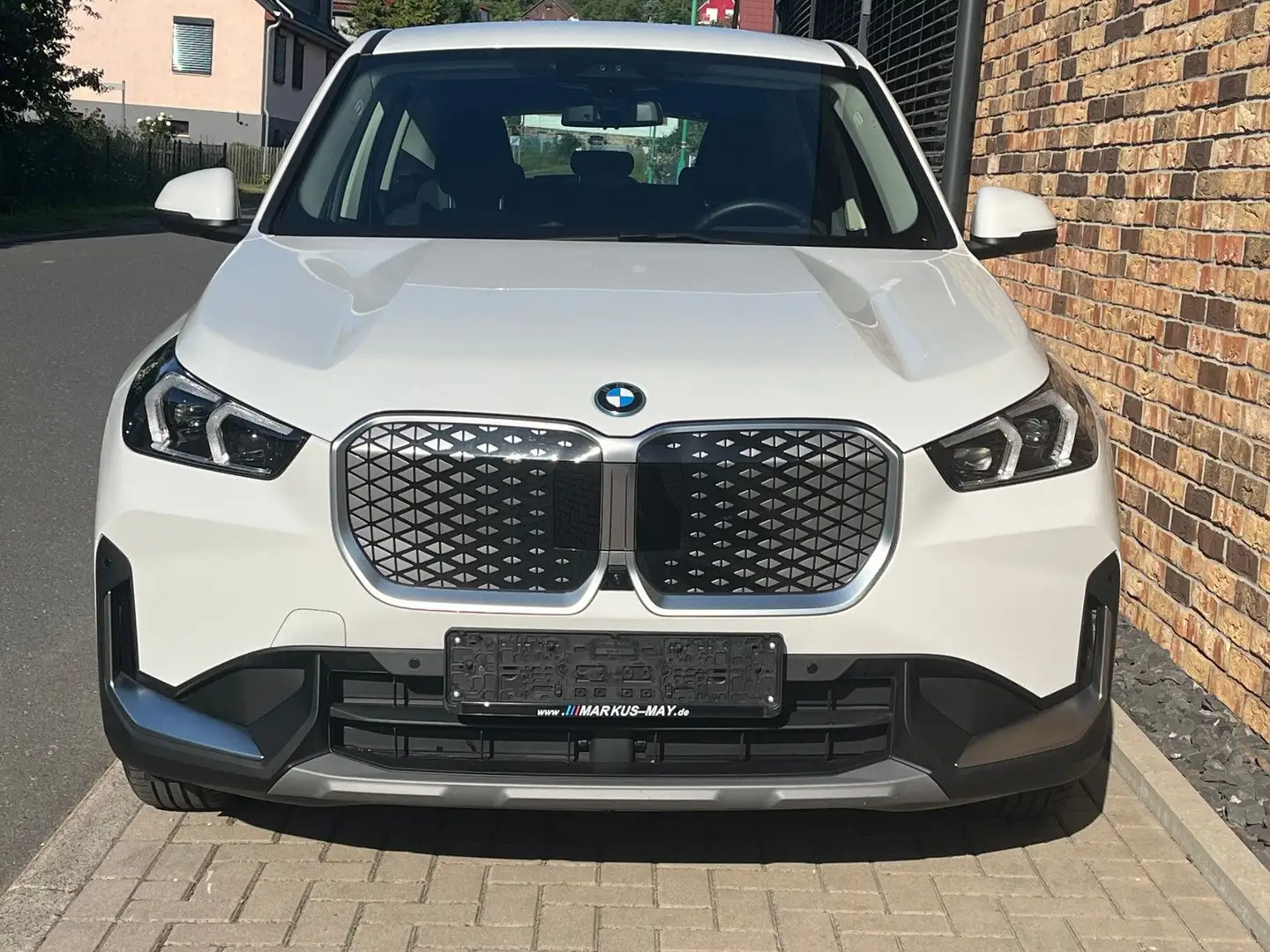 BMW iX1 eDrive20 LED Sportsitz Massage Navi HUD DAP Bianco - 2