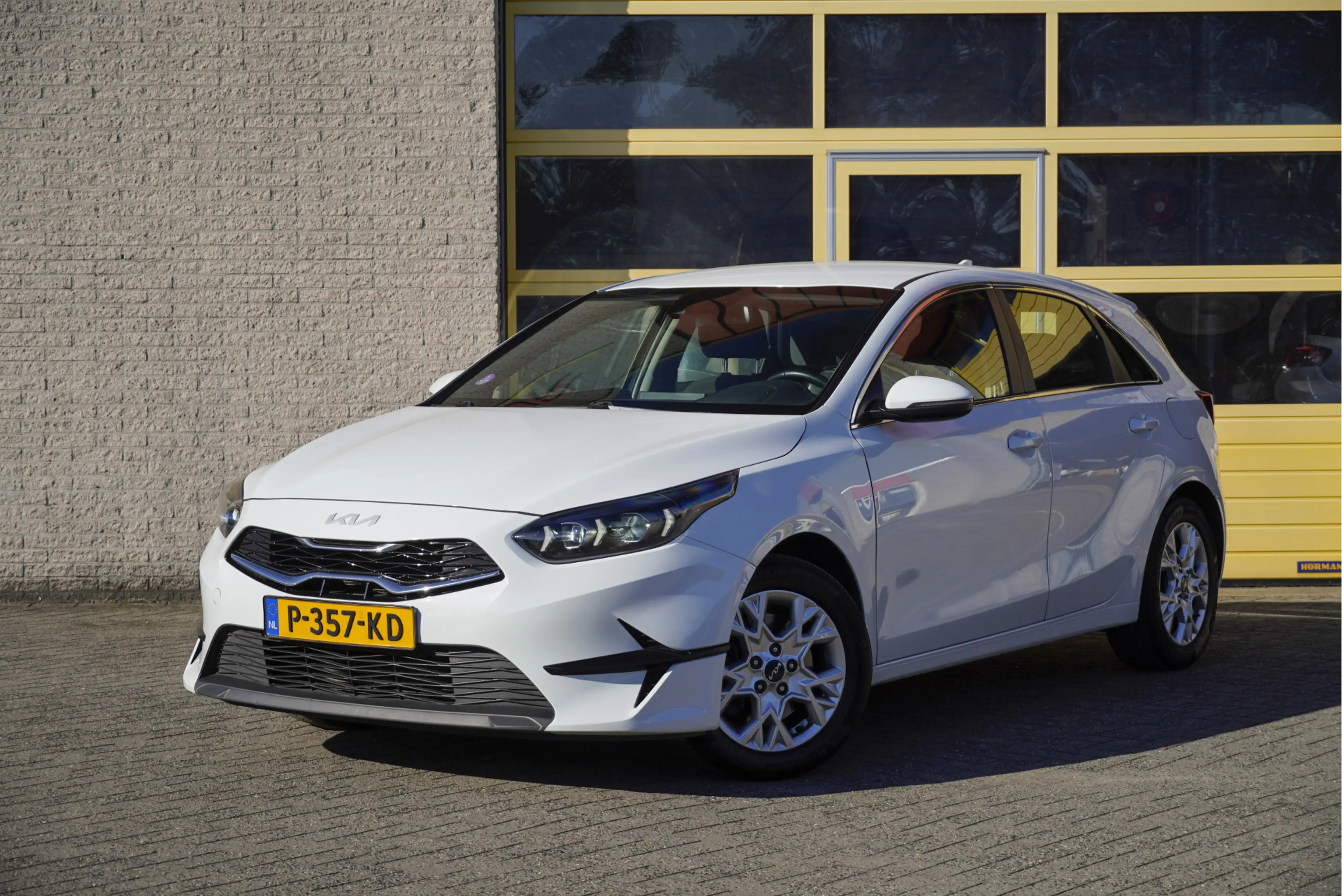 Kia Ceed / cee'd 1.0 T-GDi 5drs DynamicLine BJ2022 Lmv 16" | Led V+
