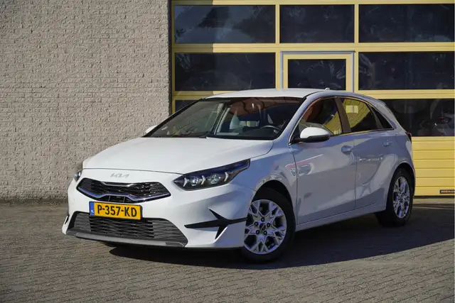 Kia Ceed / cee'd 1.0 T-GDi 5drs DynamicLine BJ2022 Lmv 16" | Led V+