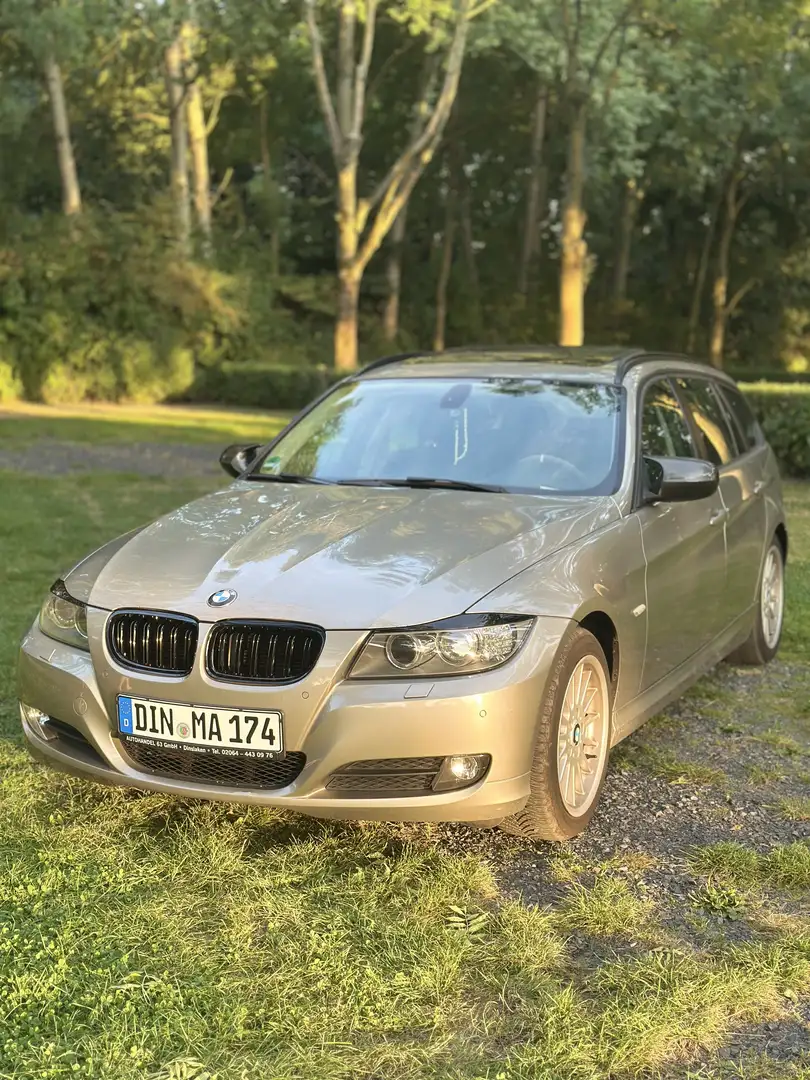 BMW 320 320i Touring Aut. Edition Exclusive - 1