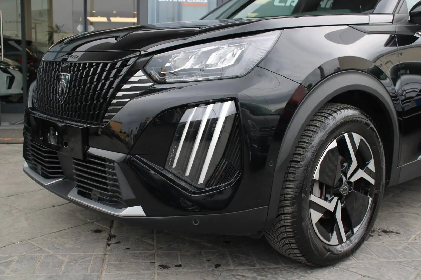 Peugeot 2008 1.2 puretech Allure 130cv AUTO + TELECAMERA A 360° Czarny - 2