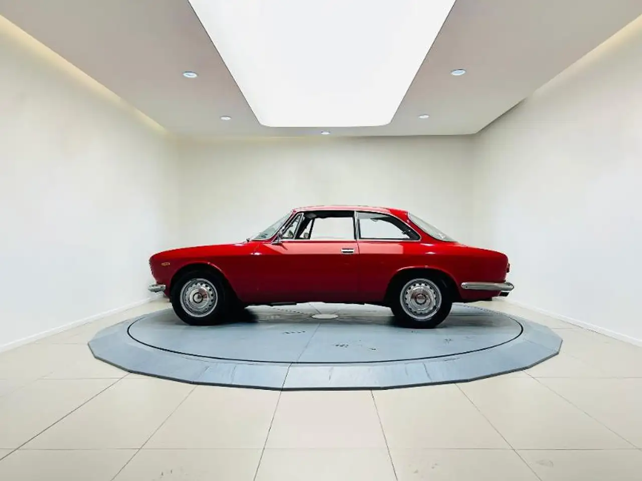 Alfa Romeo Giulia SPRINT GT 1600, foto 4