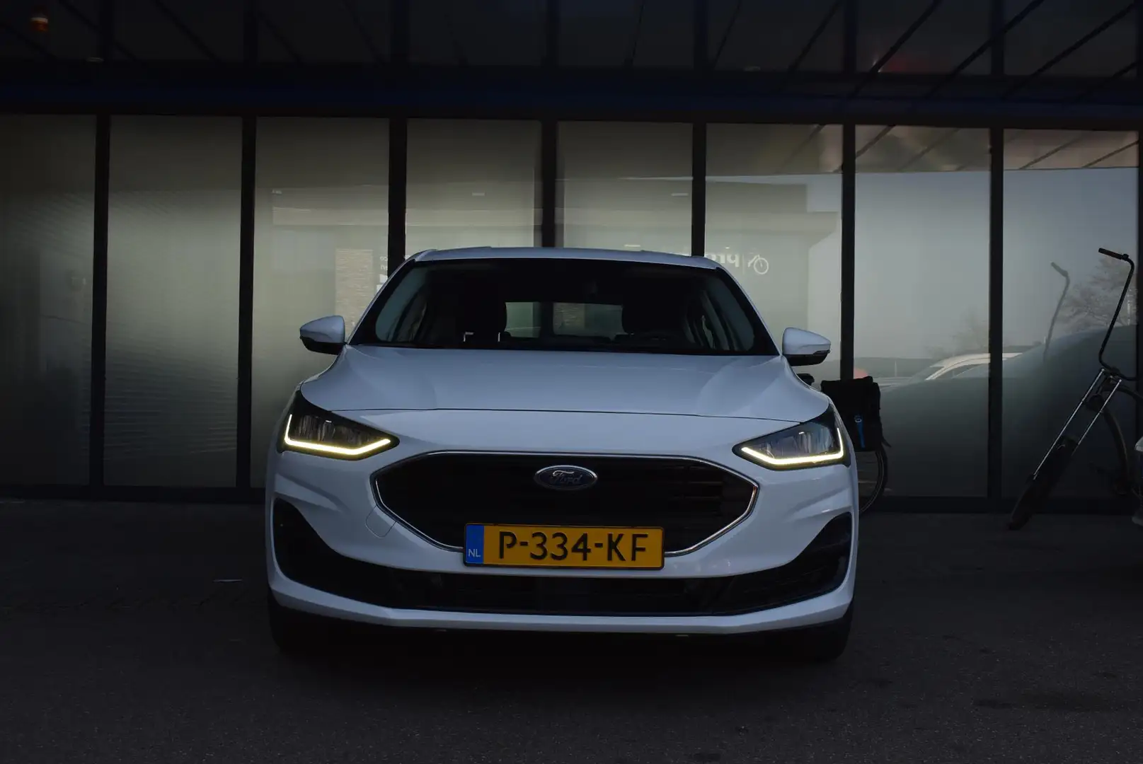 Ford Focus 1.0 EcoBoost Hybrid Connected | LMV | Parkeersenso Weiß - 2