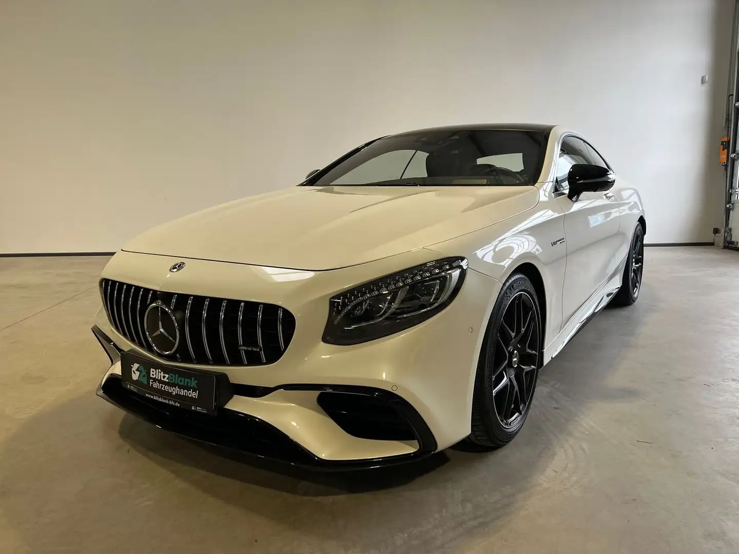 Mercedes-Benz S 63 AMG 4Matic+ PANO NACHTSICHT ACC NAVI Weiß - 1