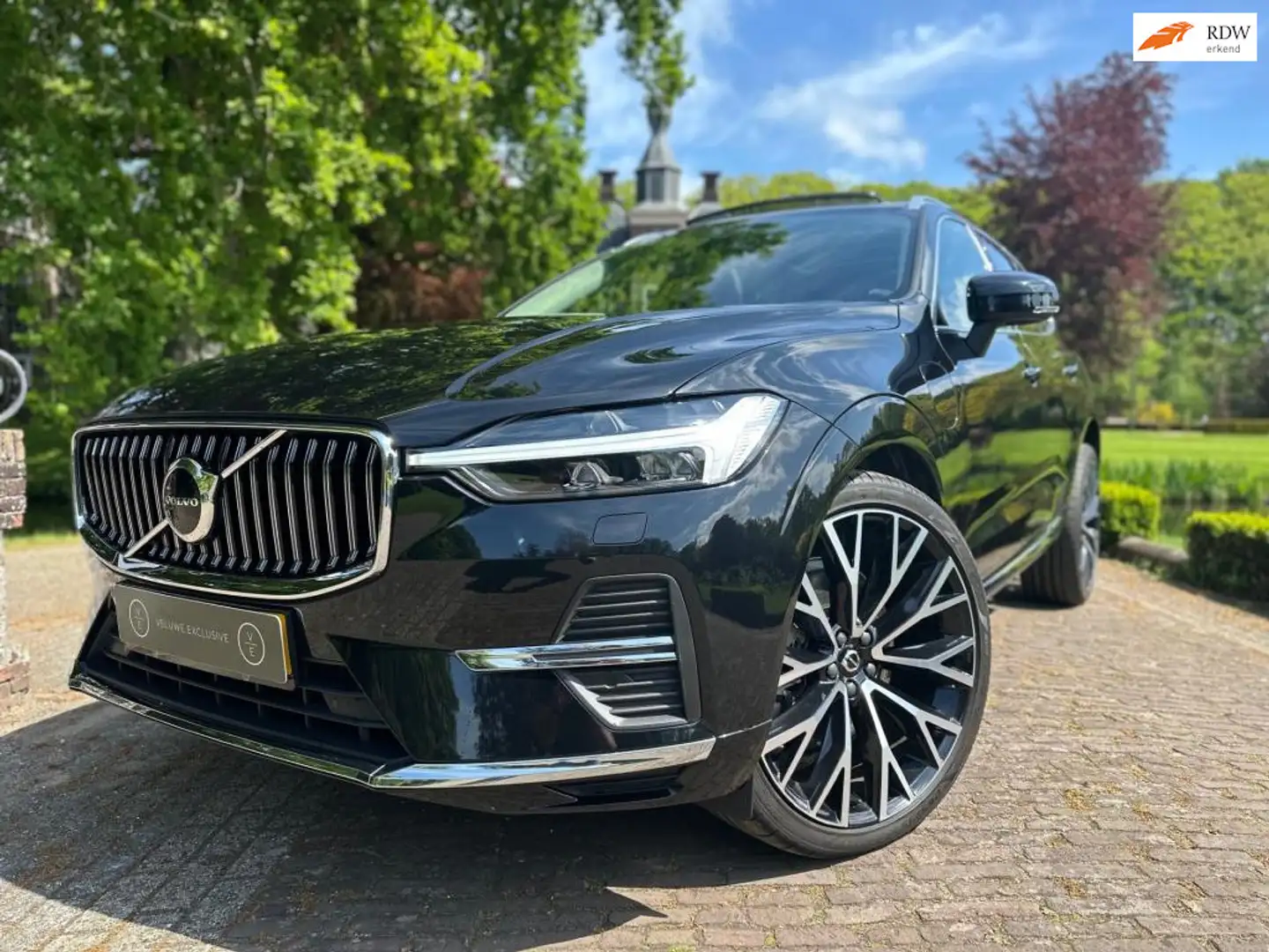 Volvo XC60 2.0 T6 Plug-in hybrid | Pano | Memory | Leder | Noir - 1
