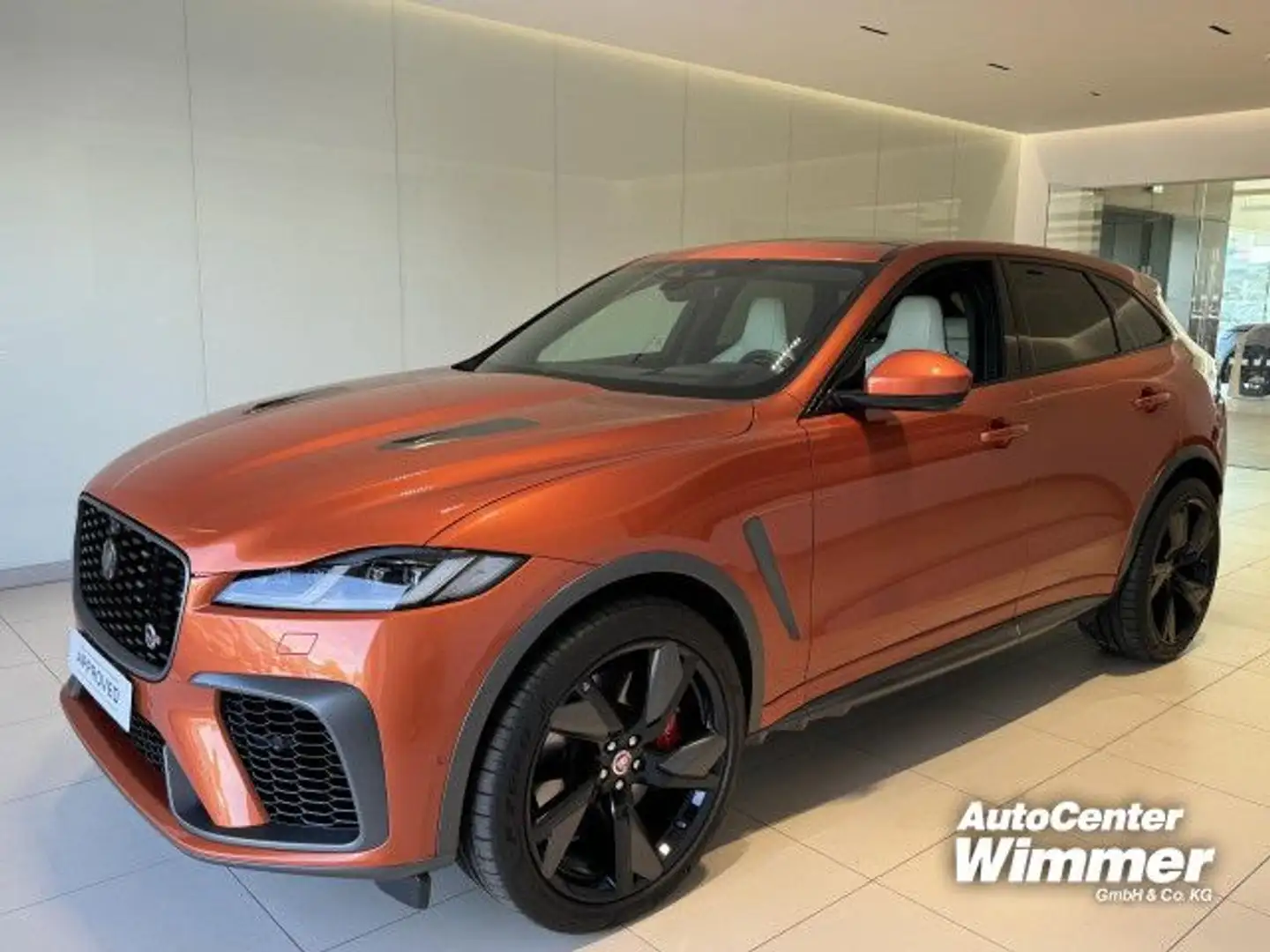 Jaguar F-Pace P550 AWD SVR HUD Panorama Pixel-LED 22 Zoll Orange - 2