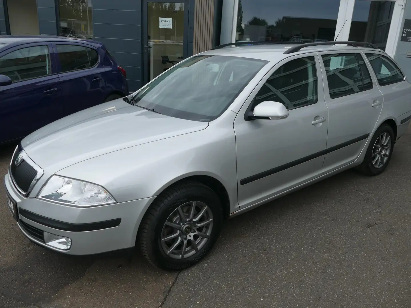 Skoda Octavia Octavia II Combi 1.6 Ambiente Klima Einparkhilfe Silber - 2