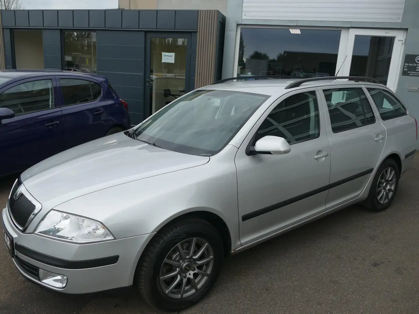 Skoda Octavia Octavia II Combi 1.6 Ambiente Klima Einparkhilfe Silber - 1