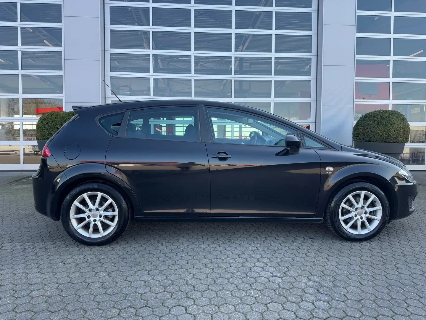 SEAT Leon Leon 1.2 TSI Eco. Bnsl.H. Negro - 2