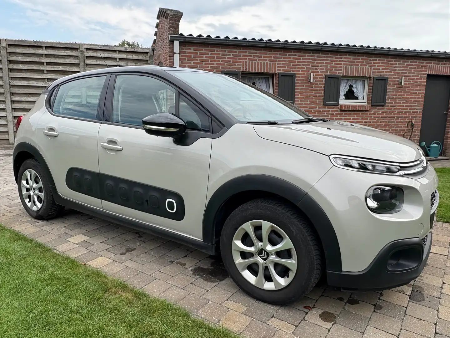 Citroen C3 C3 Pure Tech 110 S Beige - 1