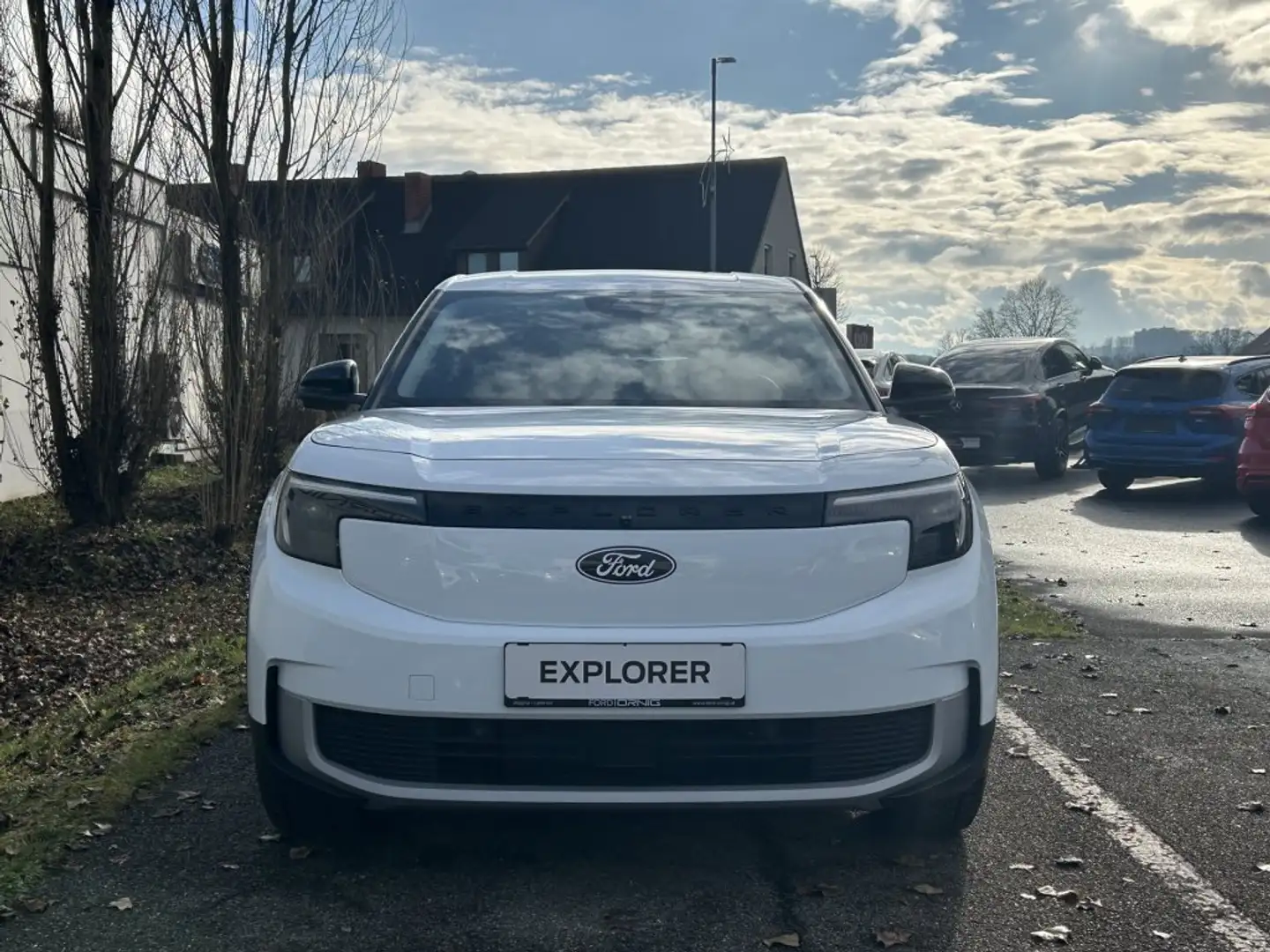 Ford Explorer Select Extended Range 77kWh 286PS RWD A1 Wit - 2