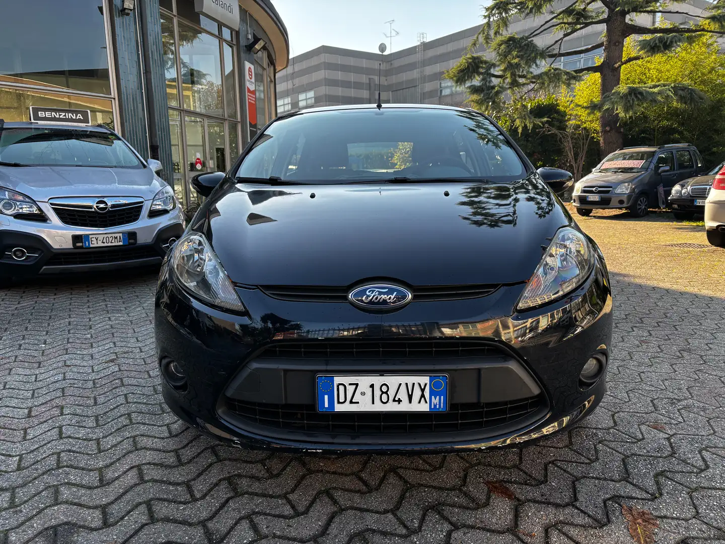 Ford Fiesta 5 PORTE  1.4 16V  97 CV  GPL OK NEOPATENTATI Zwart - 2