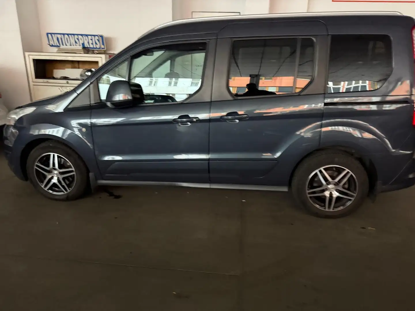 Ford Tourneo Connect Titanium Grau - 2