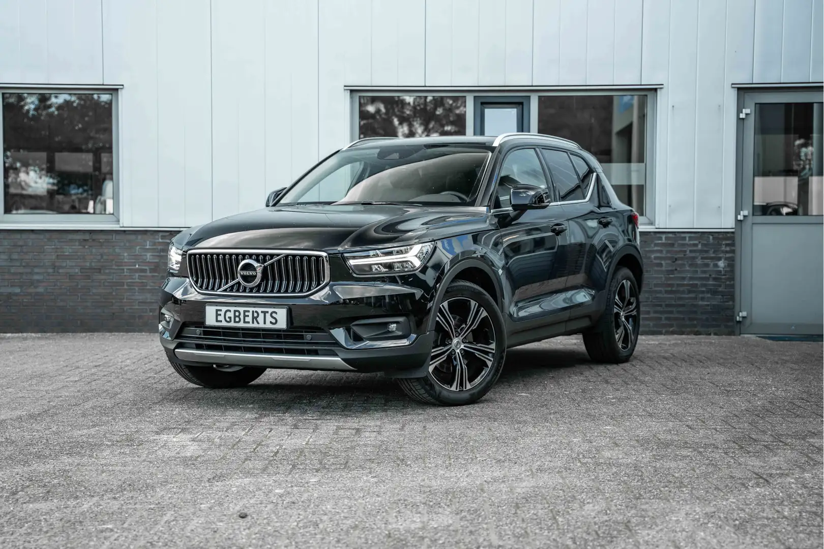 Volvo XC40 2.0 B4 Inscription 198PK | Sporstoelen leder | Har Negro - 1