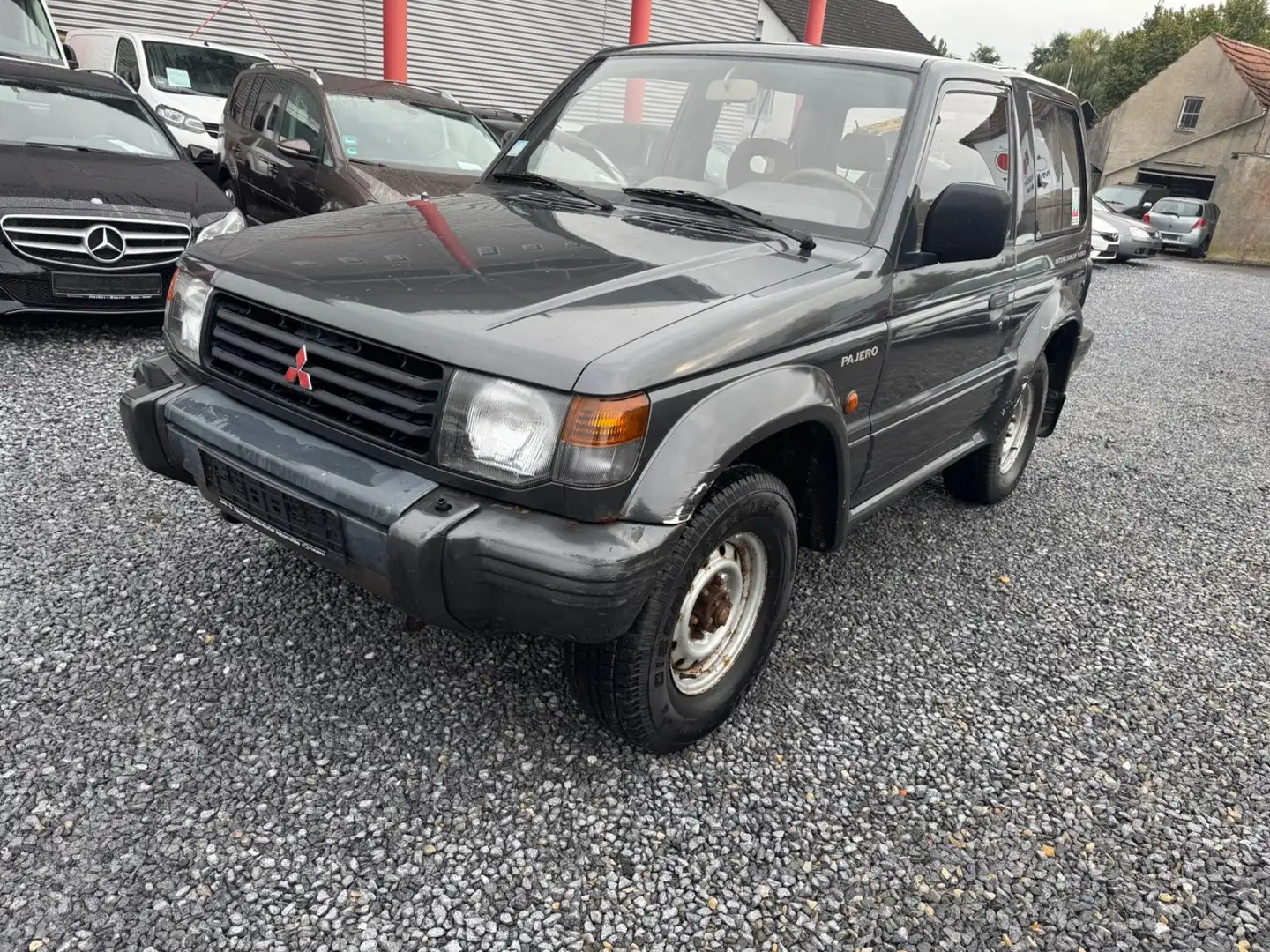 Mitsubishi Pajero 2500 Turbo-Diesel GL*4x4 Allrad* Grau - 2