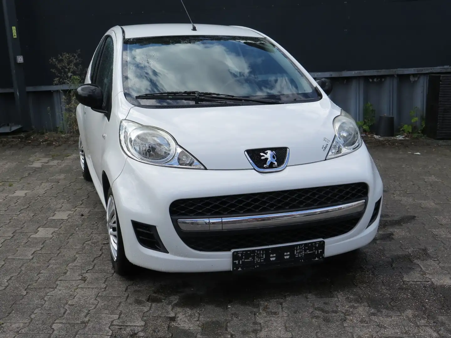Peugeot 107 Petit Filou Insp Neu Tüv 10/2026 Weiß - 1