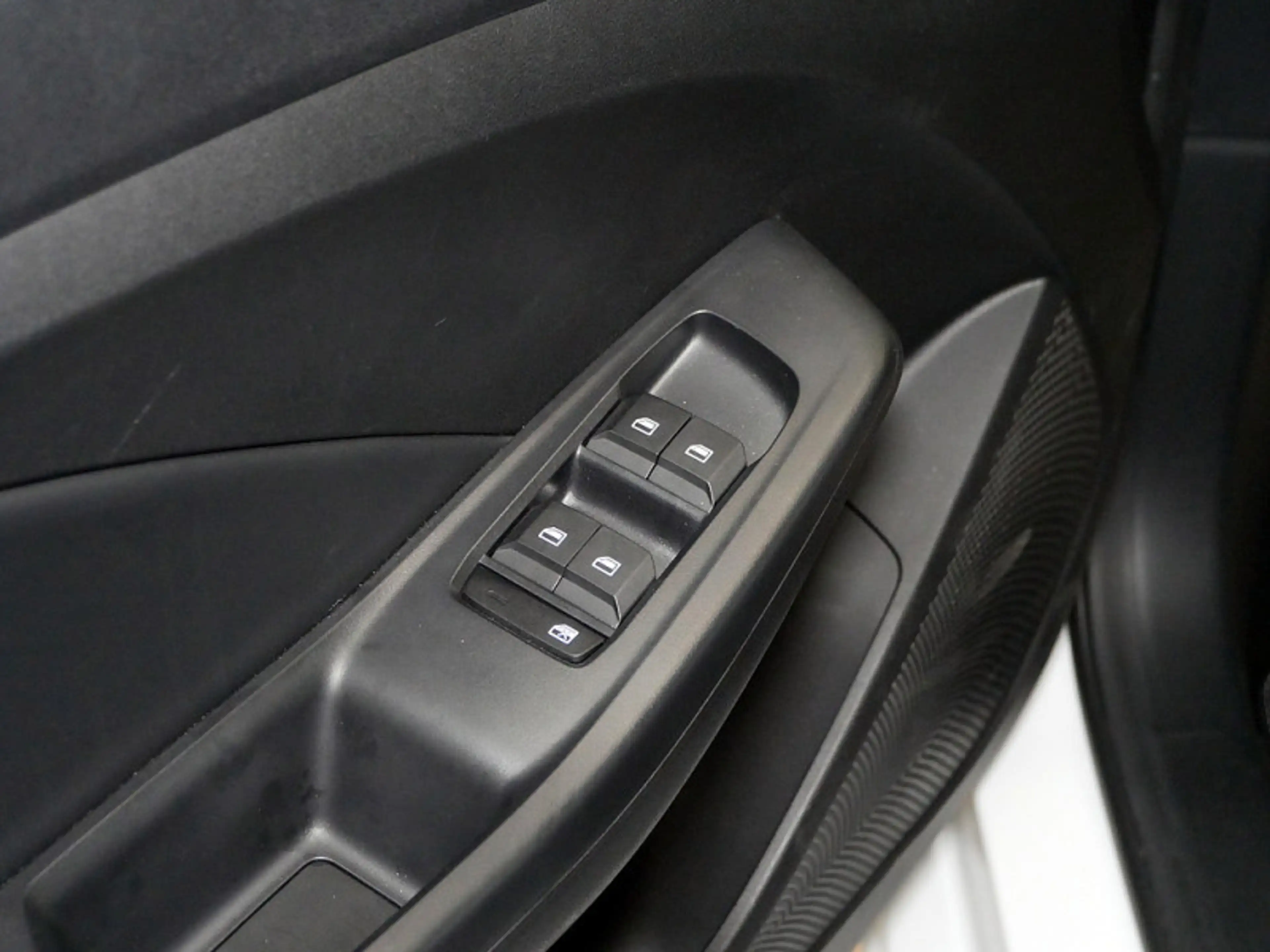 MG MG3 1.5 Hybrid+ Luxury SPUR — photo 14