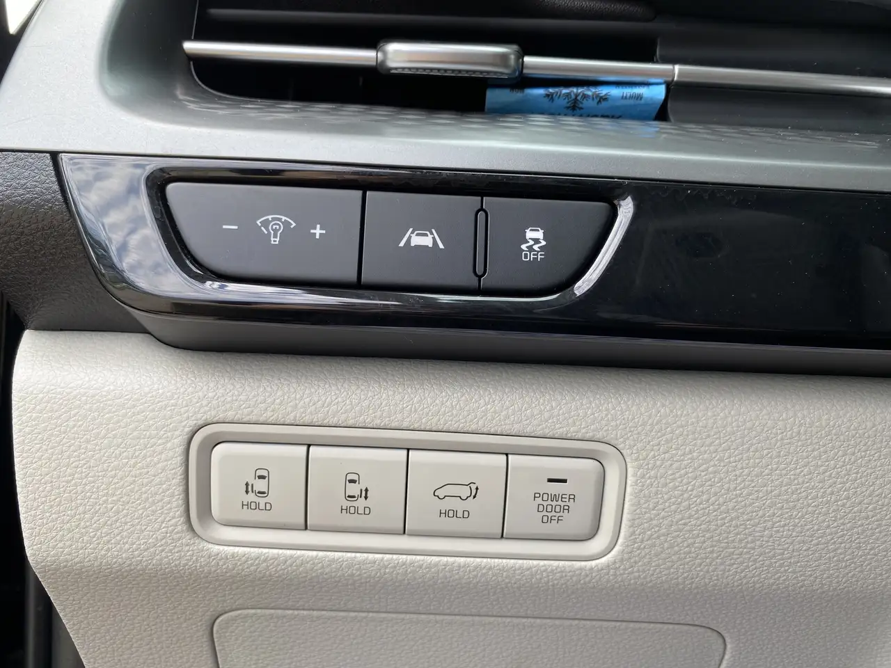 Kia Carnival снимка Kia Carnival