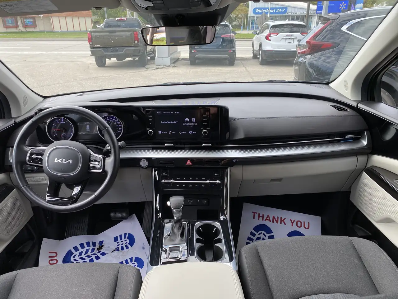 Kia Carnival снимка Kia Carnival