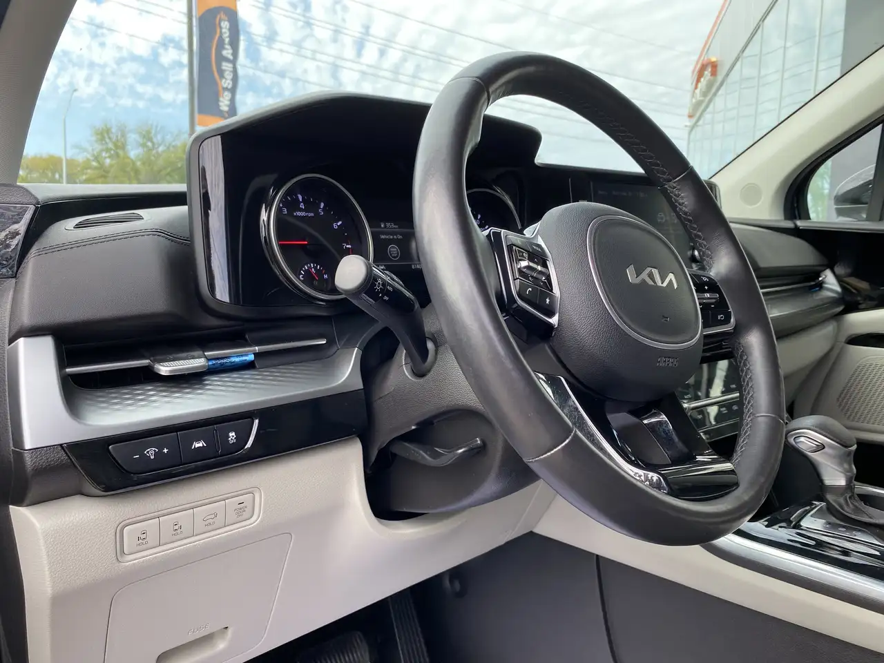 Kia Carnival снимка Kia Carnival