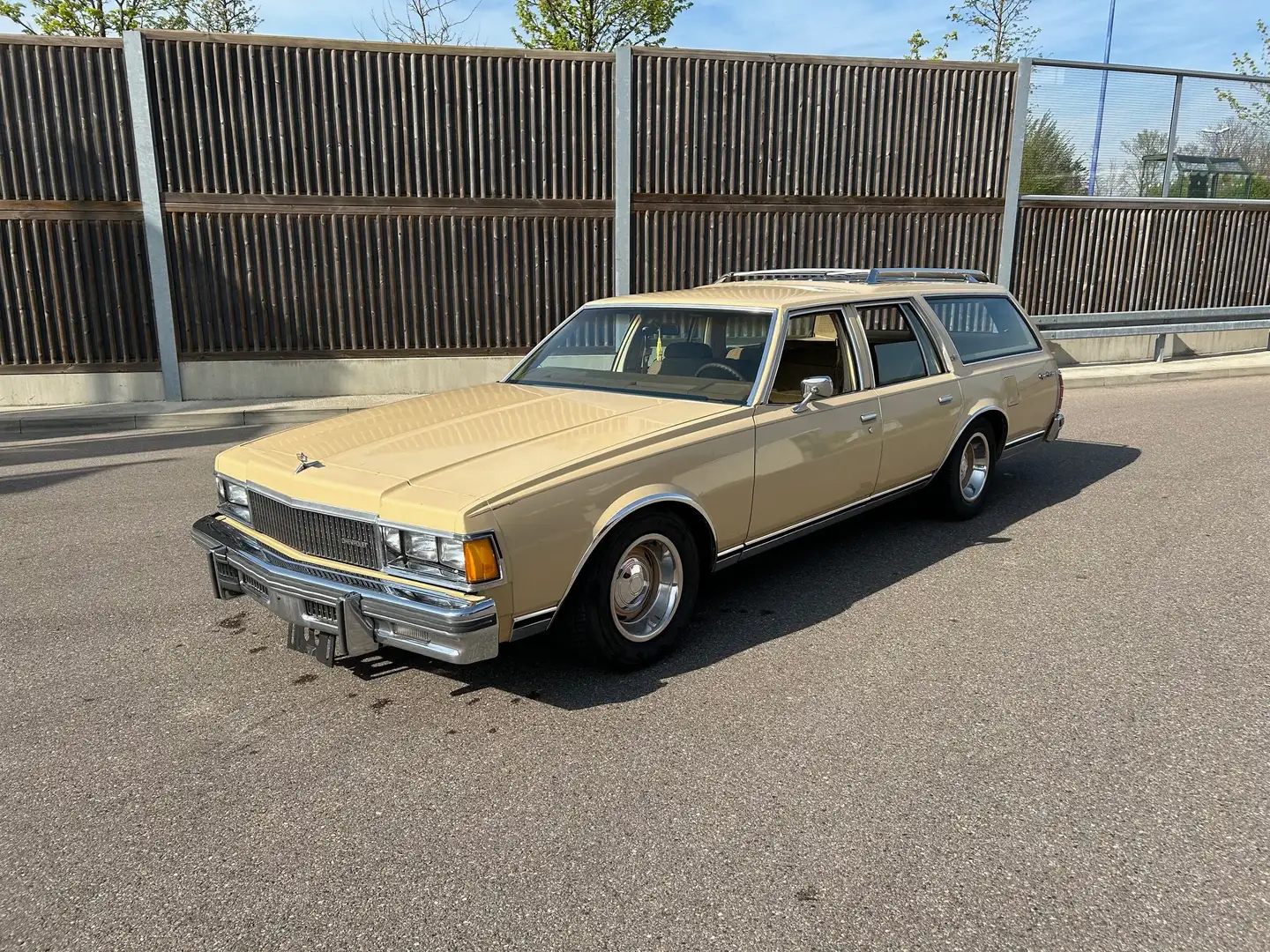Chevrolet Caprice Caprice Classic Station Wagon 8 Sitzer Beżowy - 2