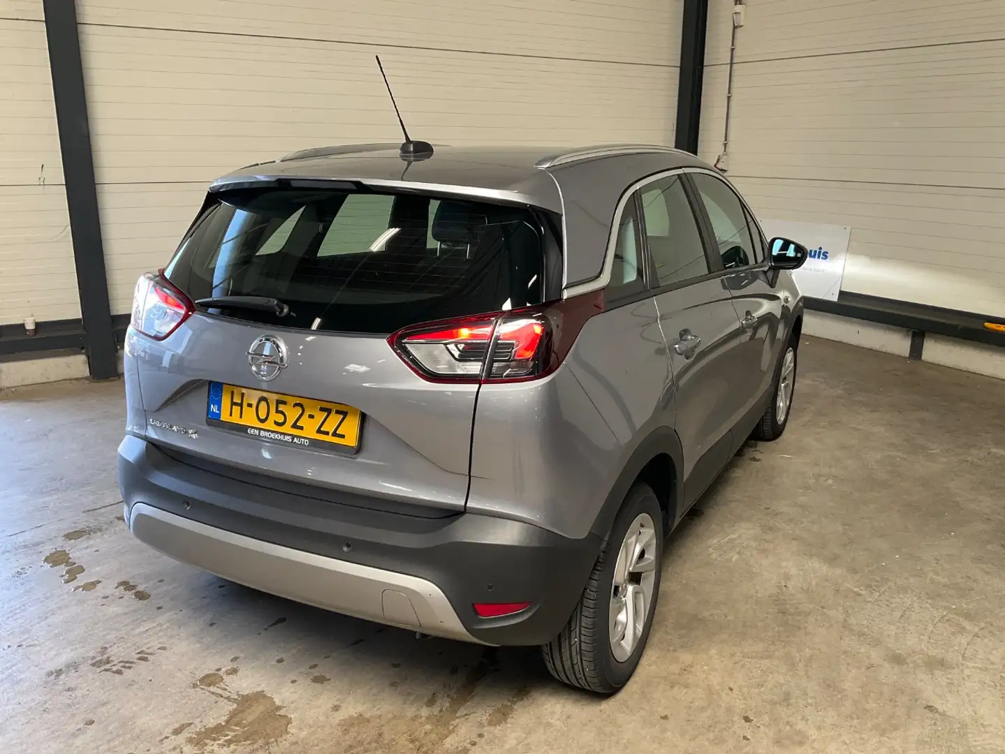 Opel Crossland X 1.2 Turbo Innovation | Airco | Cruise | Parkeersen Grijs - 2