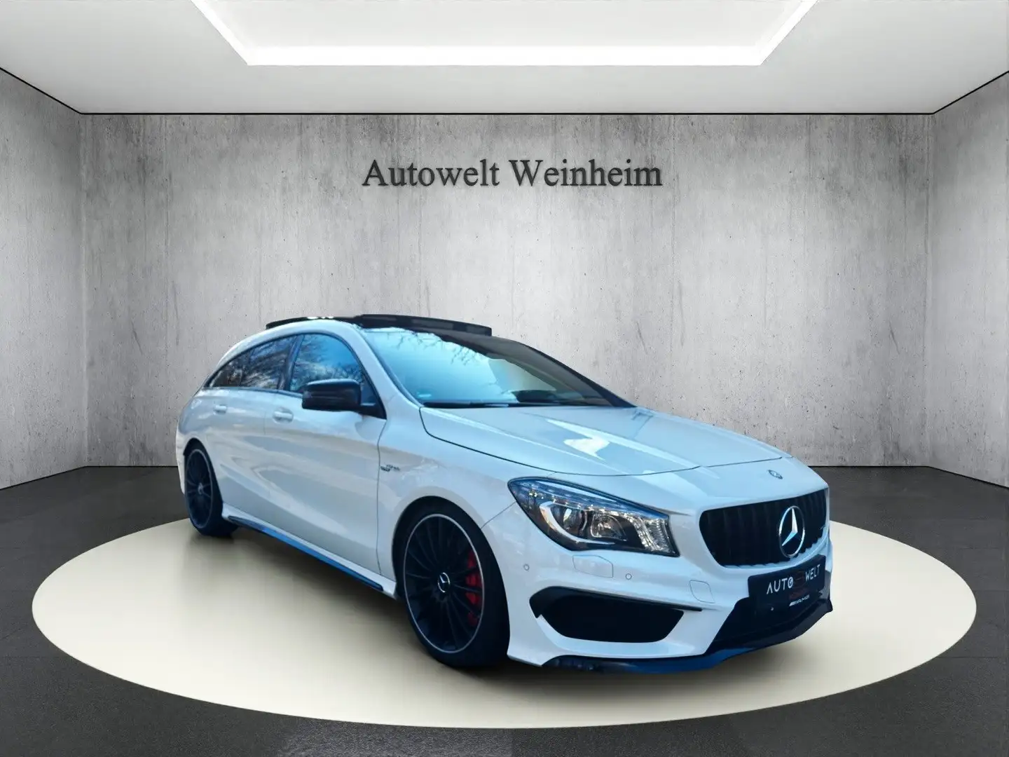 Mercedes-Benz CLA 45 AMG CLA 45 AMG°4-MATIC°PANO°XENON°MEMORY°KAM°82TKM° Weiß - 1