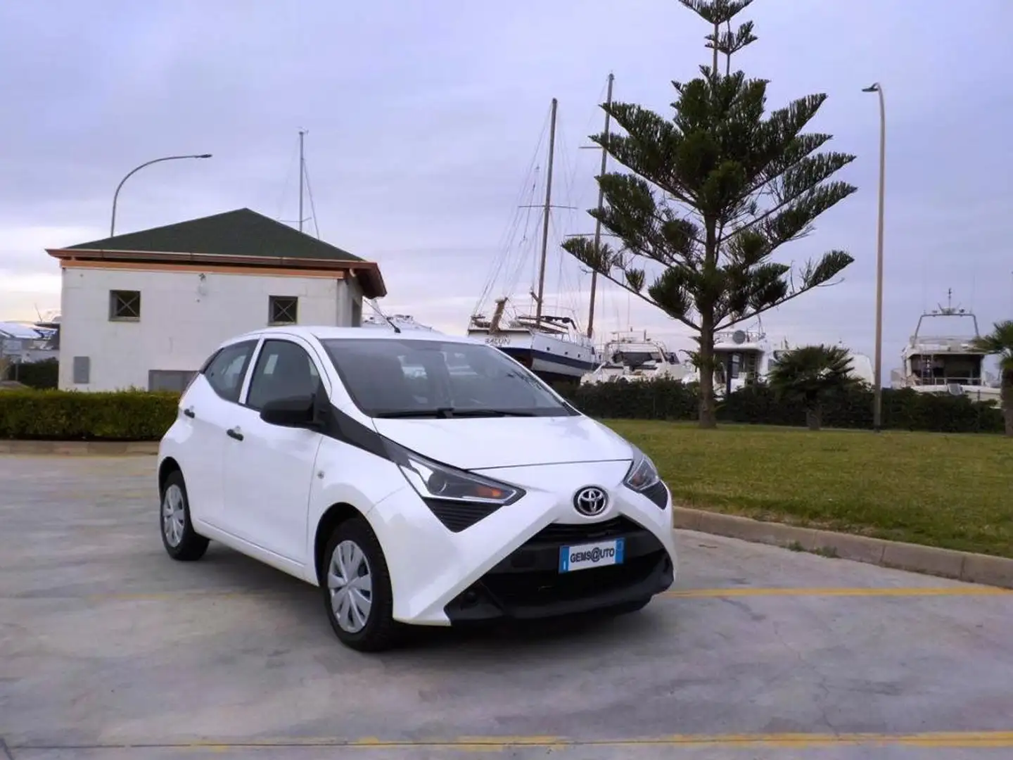 Toyota Aygo Aygo 5p 1.0 x-play 72cv Blanc - 1