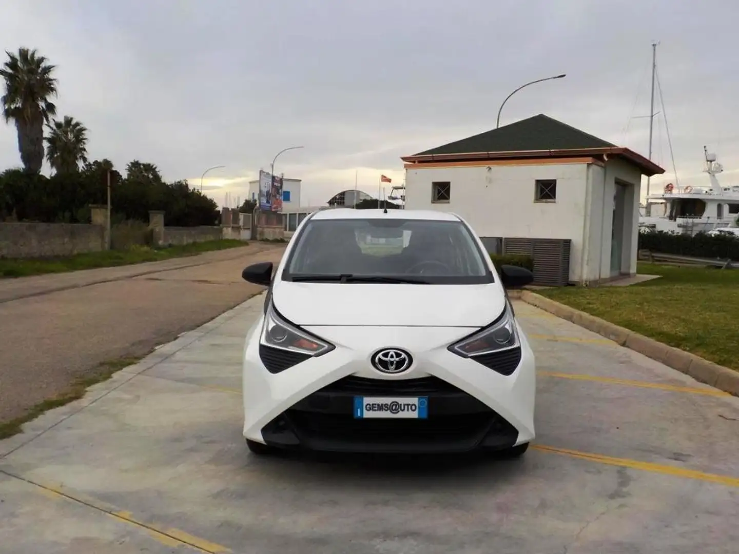 Toyota Aygo Aygo 5p 1.0 x-play 72cv Blanc - 2
