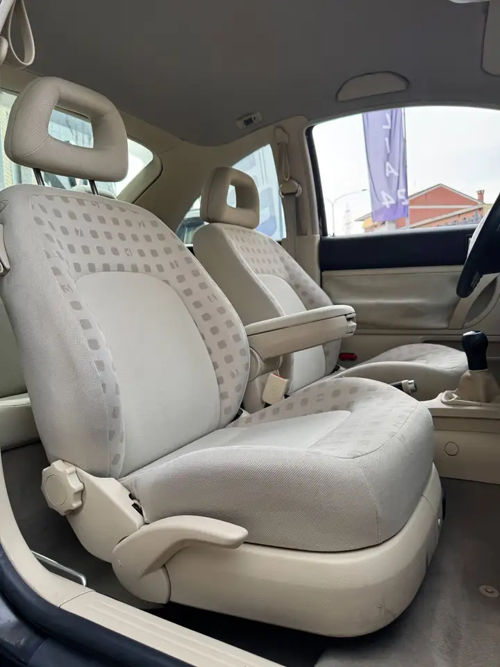 Volkswagen New Beetle 2.0 115 cv, foto 8