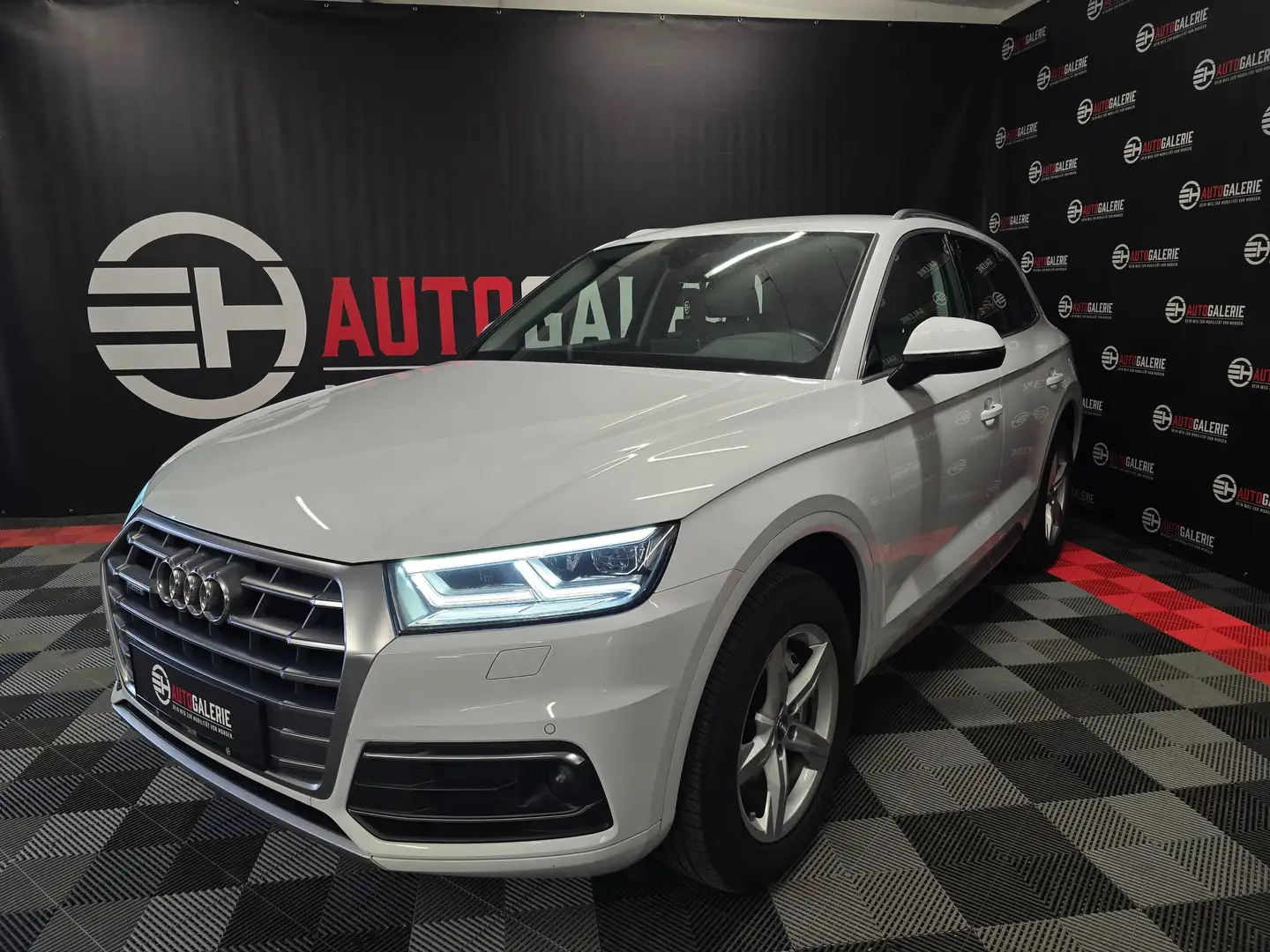 Audi Q5 40 TDI quattro sport Weiß - 1