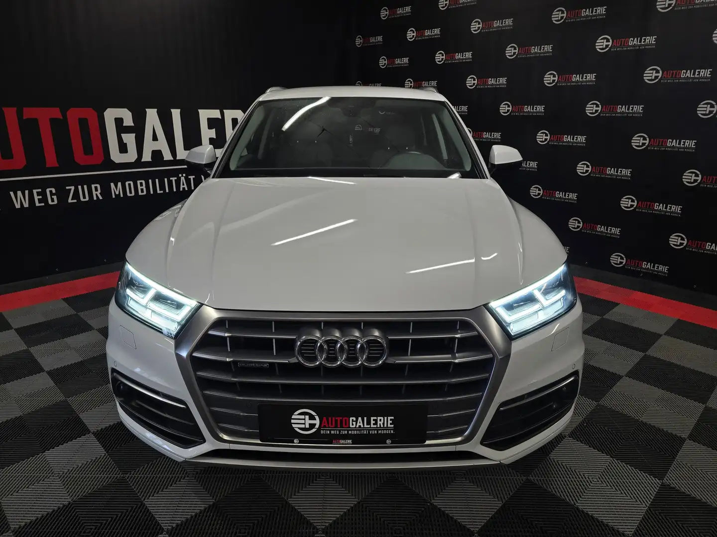 Audi Q5 40 TDI quattro sport Weiß - 2