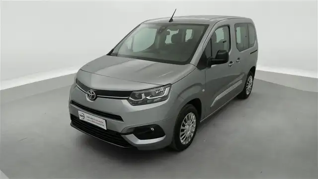 Toyota Proace City 1.5 D-4D Shuttle