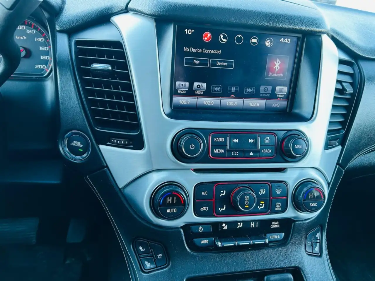 GMC Yukon photo GMC Yukon