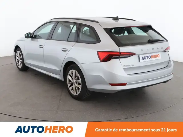 Skoda Octavia view 4