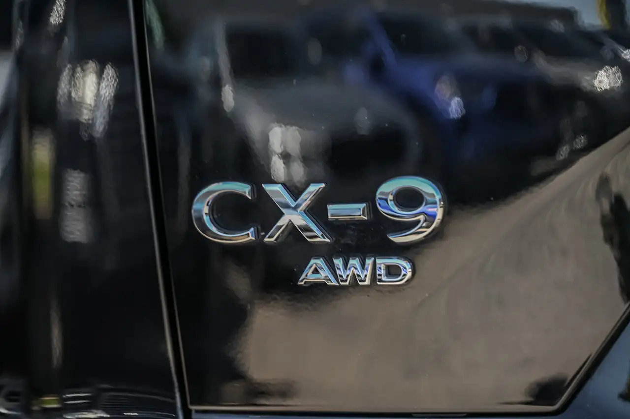 Mazda CX-9 снимка Mazda CX-9
