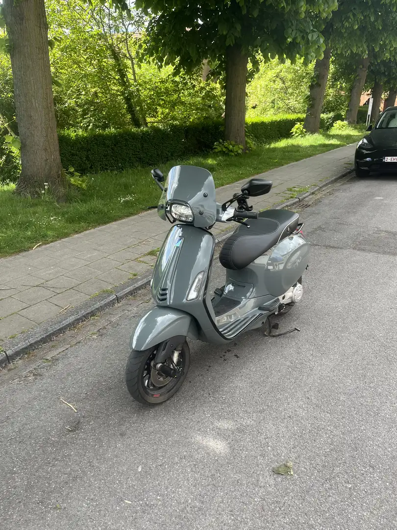 Vespa Sprint 50 Grau - 1