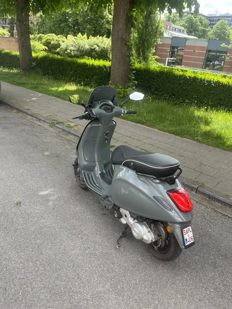 Vespa Sprint 50 Grau - 2