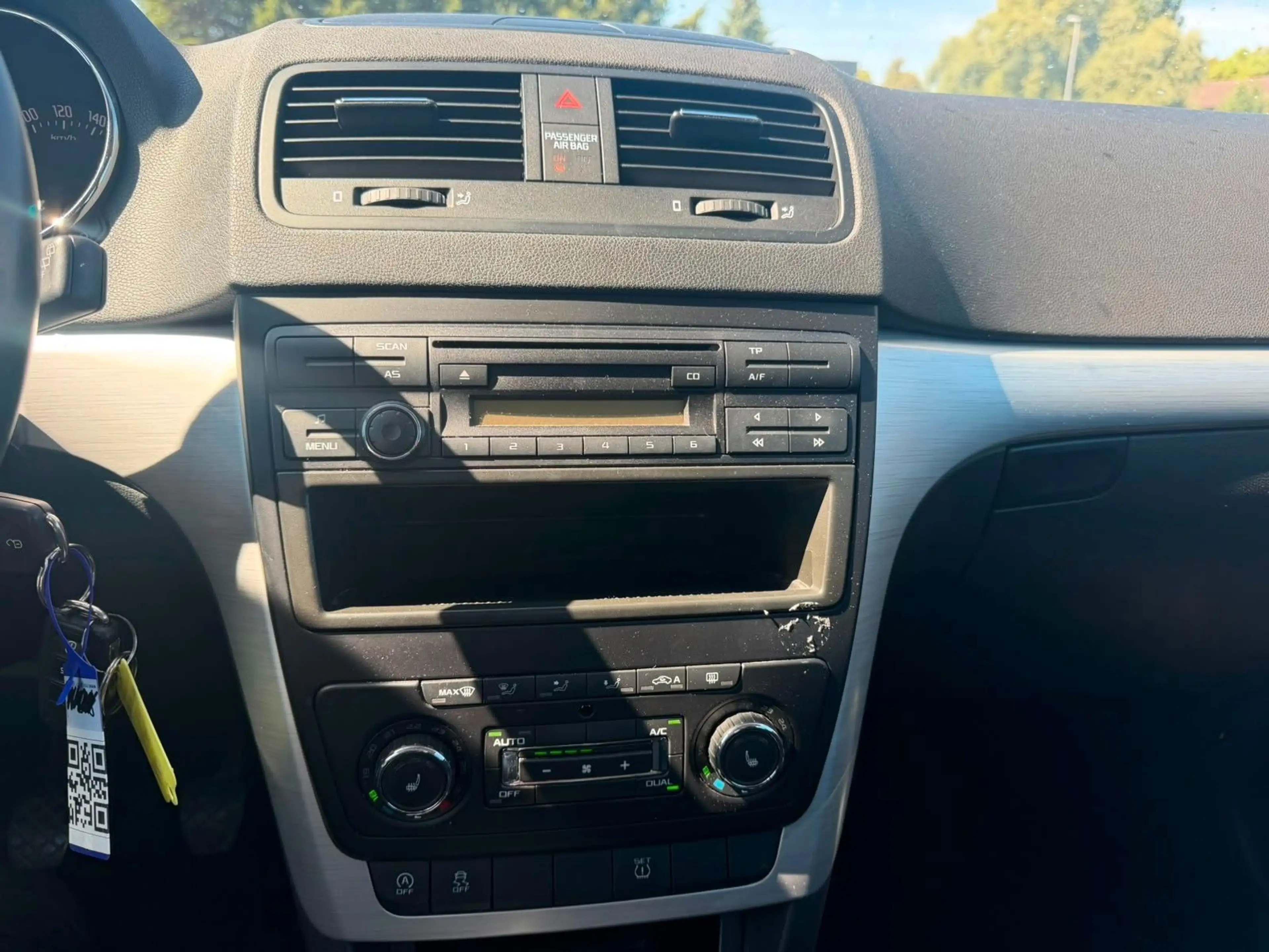 Skoda Yeti Skoda Yeti 1,4 TSI "Ambition" SHZ*KLIMA*AHK*TEMP — photo 14