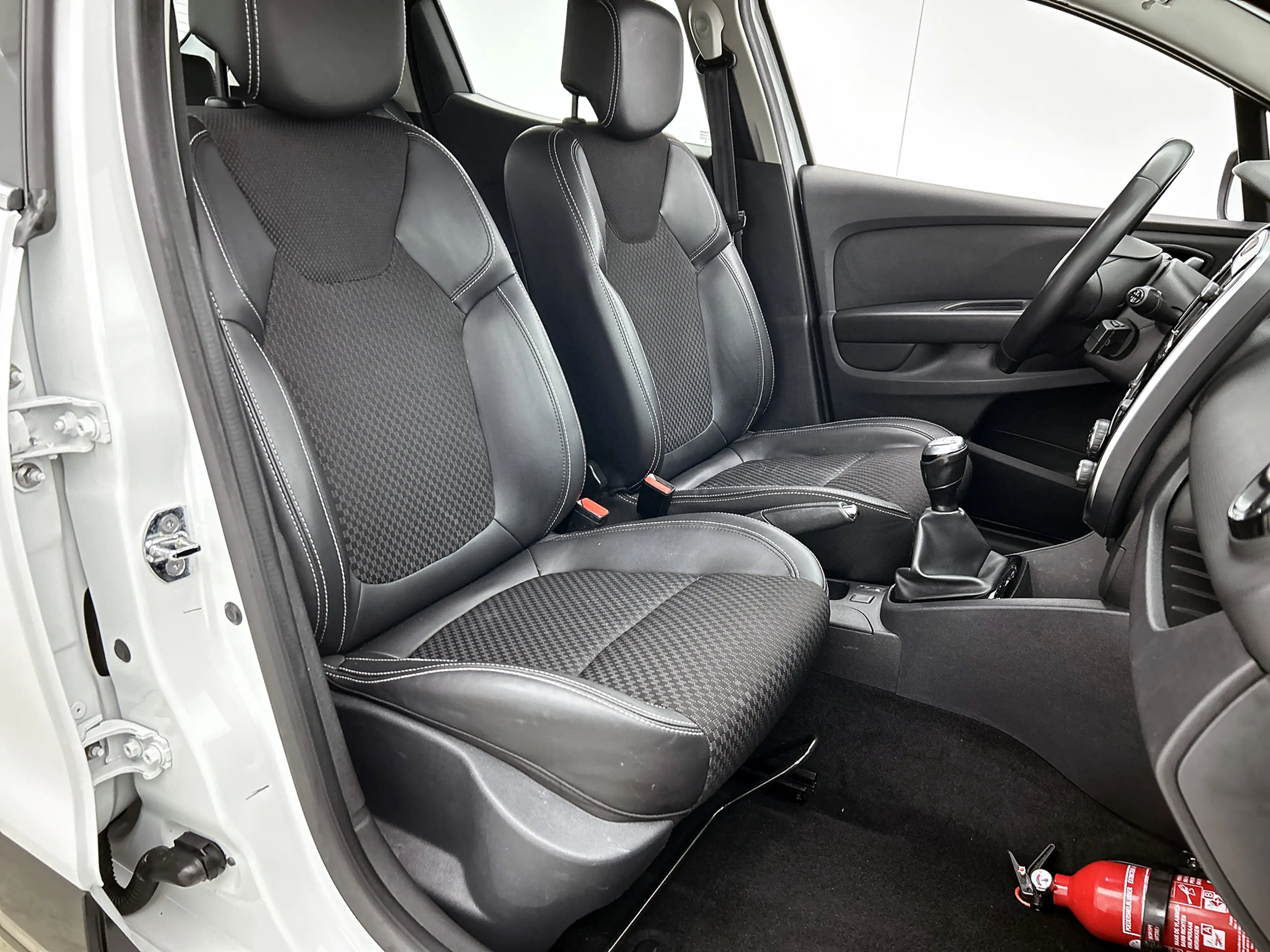Renault Clio 0.9 TCe Intens Navi, DAB — photo 15