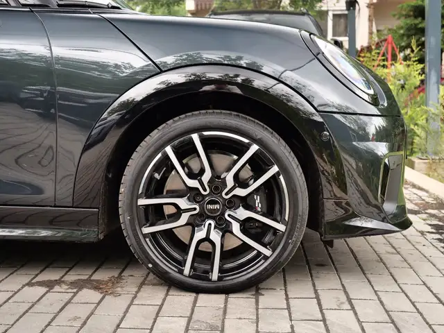 Mini Hatch view 10