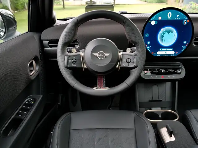 Mini Hatch view 13