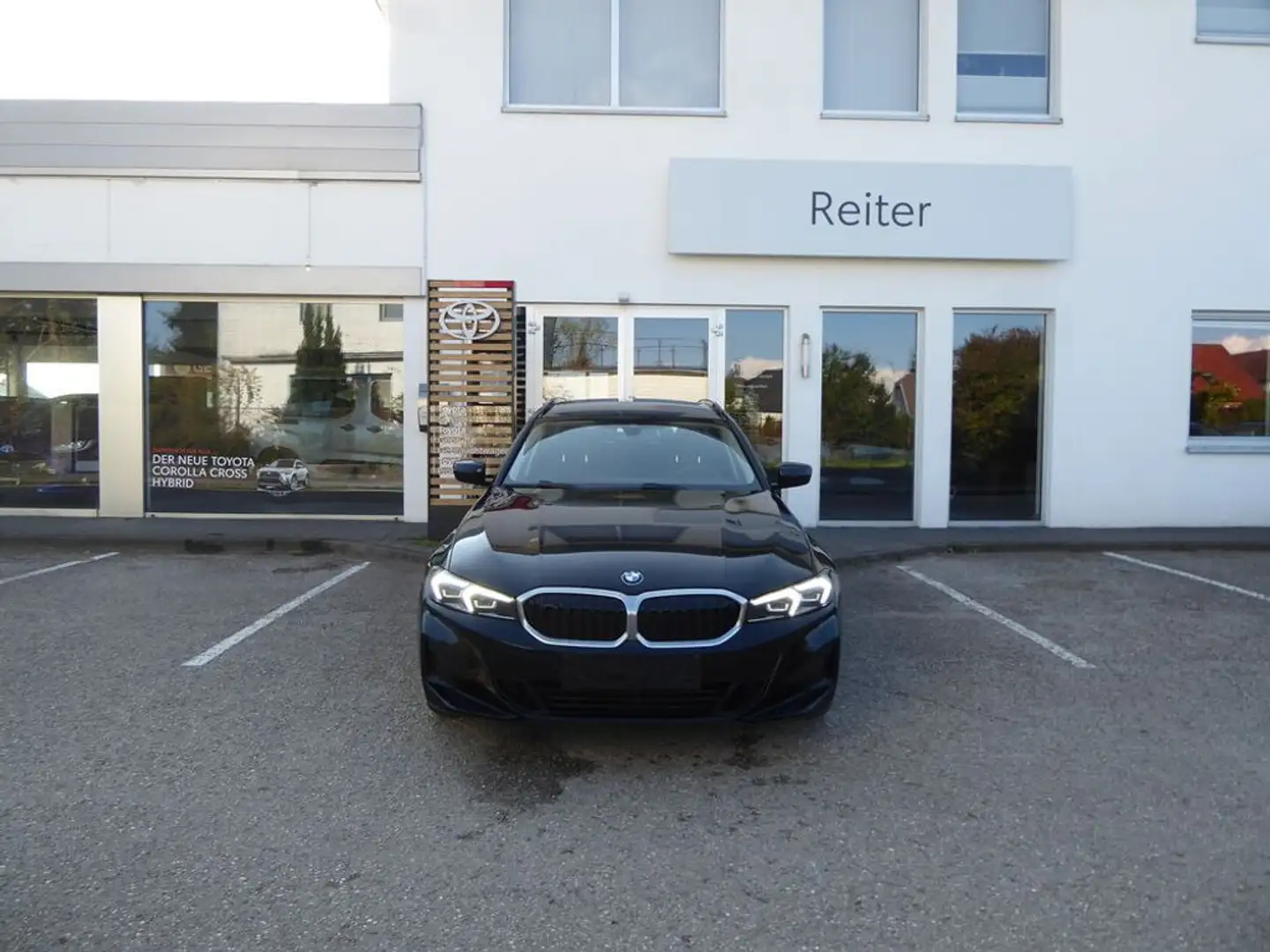 BMW 320 d xDrive Aut. *LED*CURVED* Schwarz - 1