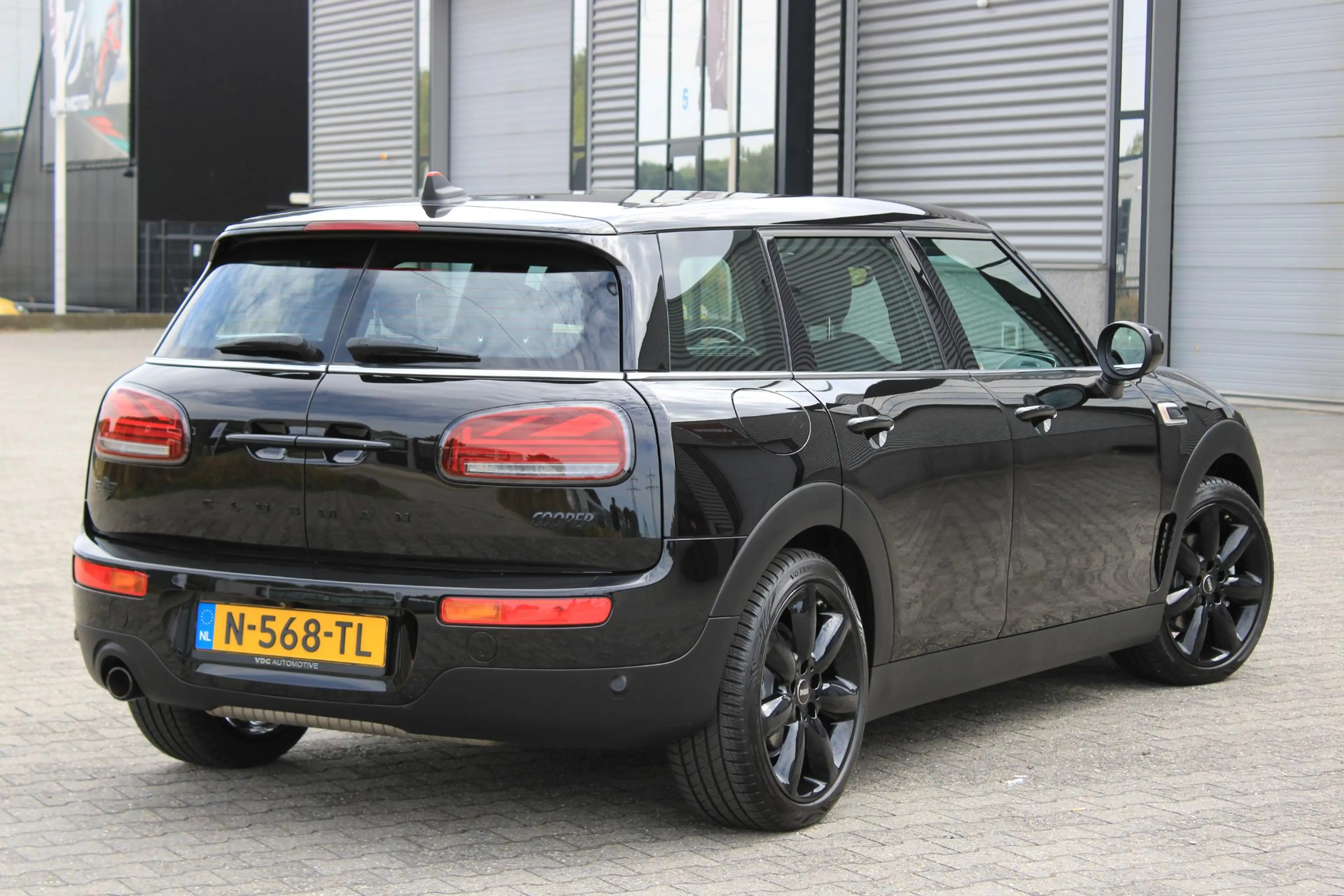 MINI Cooper Clubman 1.5 Camera | ACC | Comfort Access | Leder | DAB | — photo 5