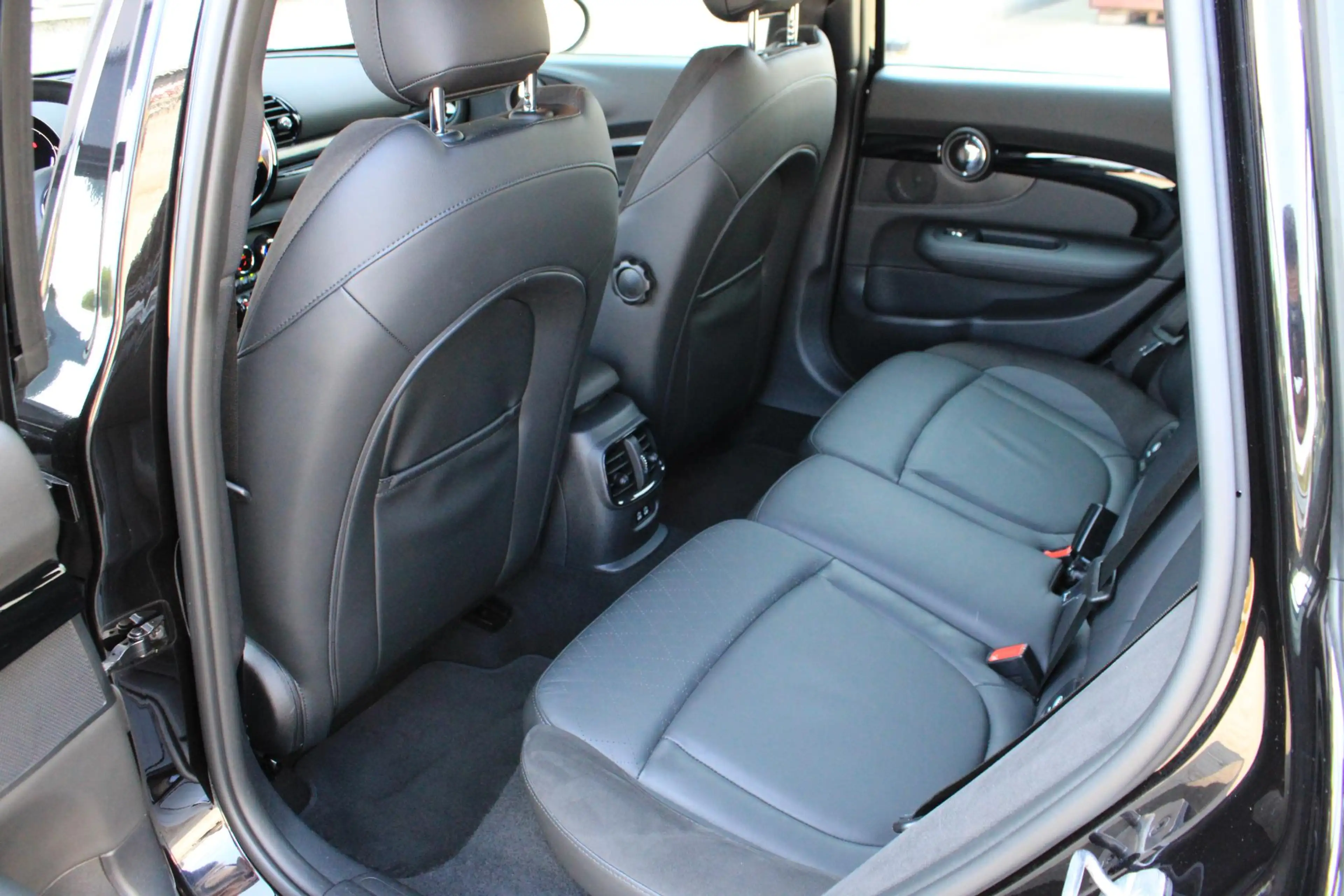 MINI Cooper Clubman 1.5 Camera | ACC | Comfort Access | Leder | DAB | — photo 14