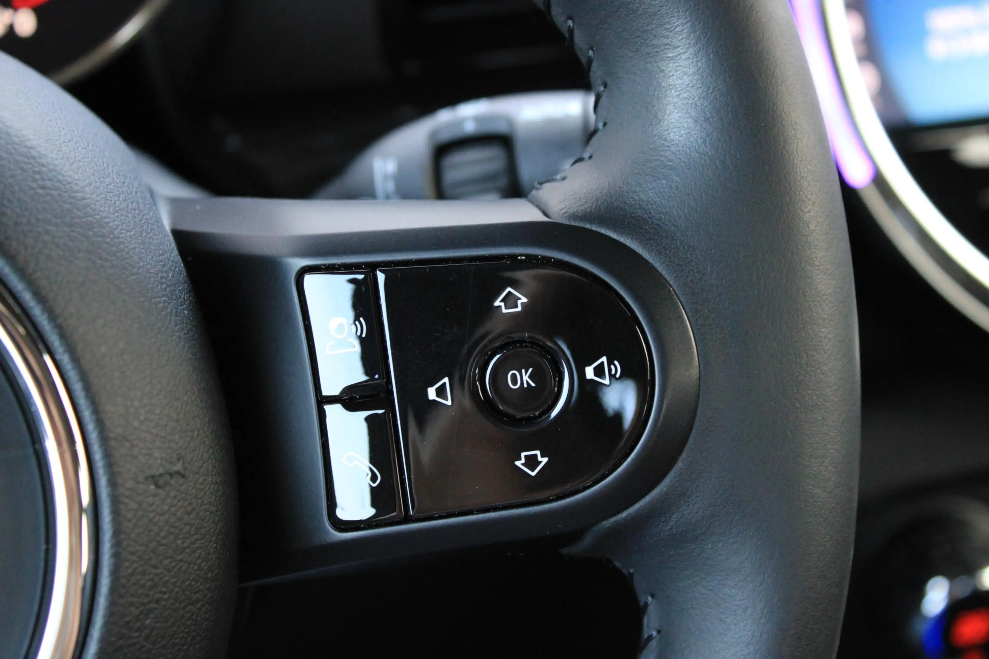 MINI Cooper Clubman 1.5 Camera | ACC | Comfort Access | Leder | DAB | — photo 9