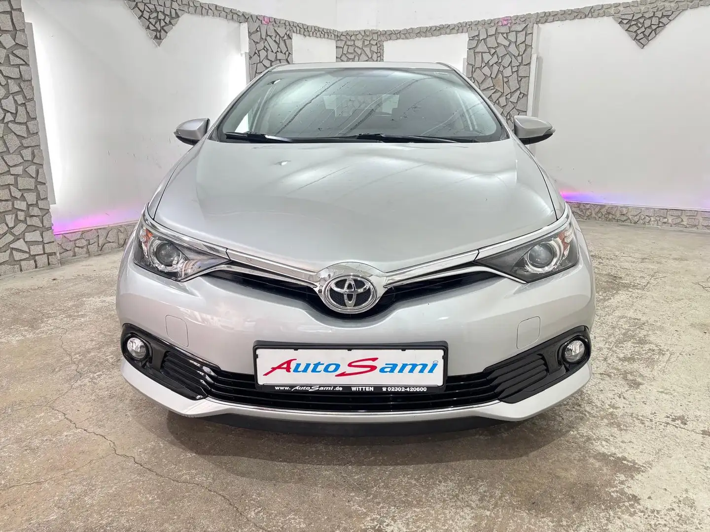 Toyota Auris 1,6 DESIGN EDITION RÜCKFAHRKA TEMPO 2.HAND Silber - 2