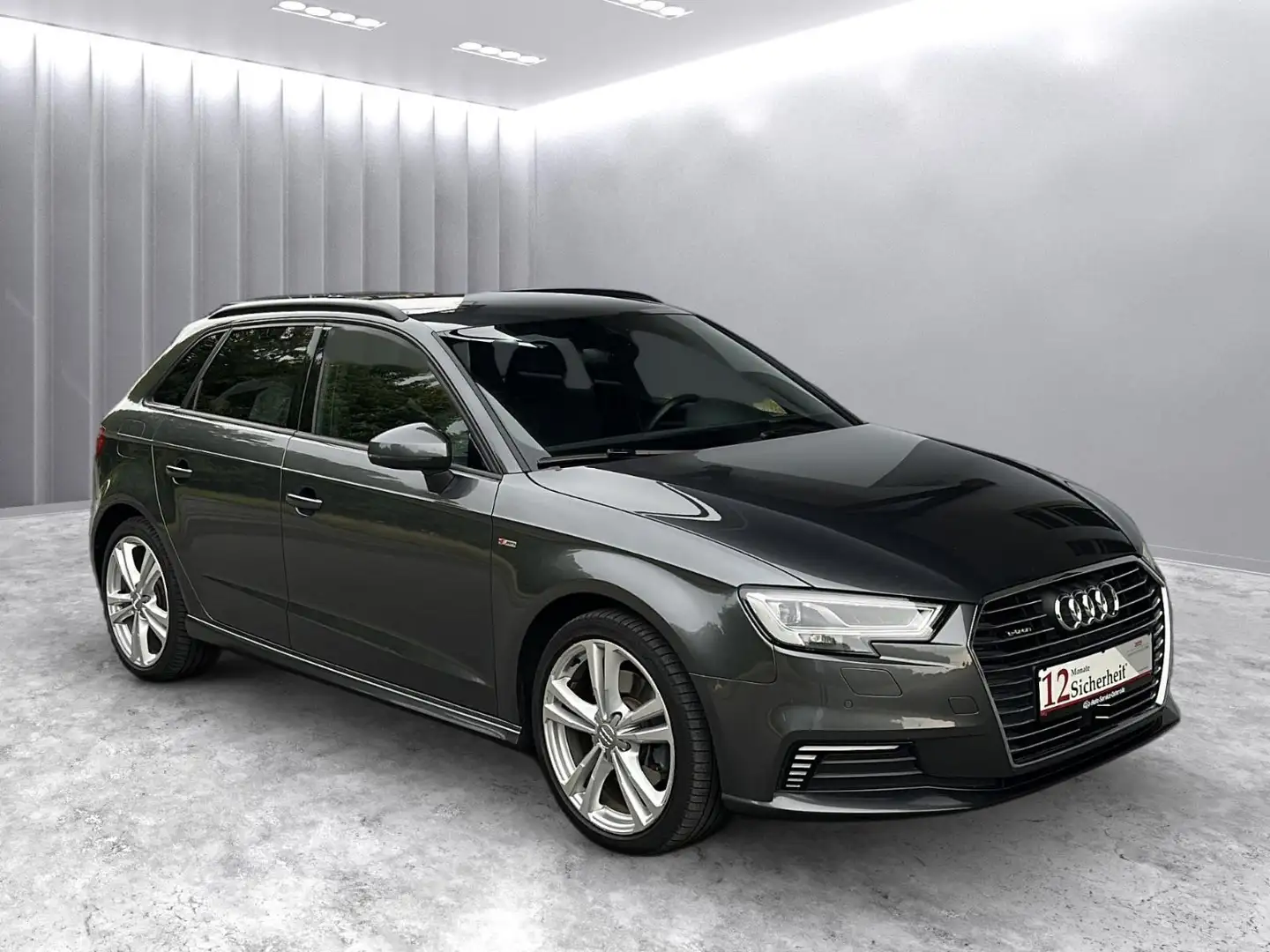 Audi A3 Sportback 40e-tron S-Line+  ACC/Lane/Navi/LED Grijs - 1