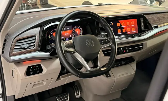 Volkswagen Multivan view 10