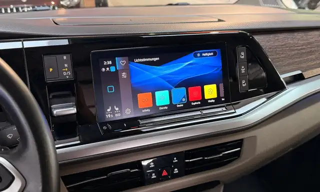 Volkswagen Multivan view 15